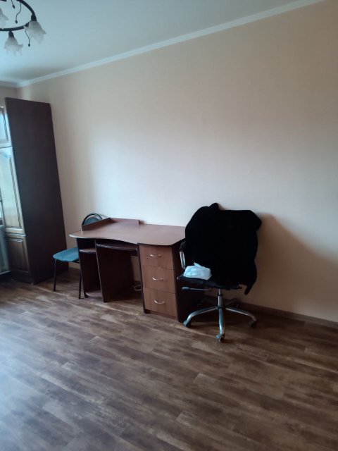 Сдам с отличным ремонтом 1 ком. квартиру пос. Юбилейный остановка близко с быт.техникой 7