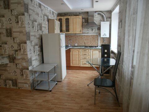 От Хозяина сдам с ремонтом 1комн.кв. студию в Центре-10 мин.пешком от Пед.университета. Квартира находится в кв. Димитрова23.