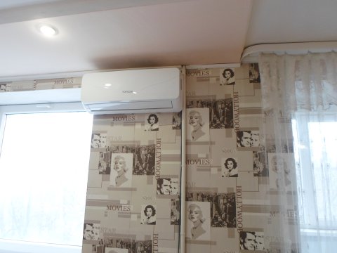 От Хозяина сдам с ремонтом 1комн.кв. студию в Центре-10 мин.пешком от Пед.университета. Квартира находится в кв. Димитрова23. 8