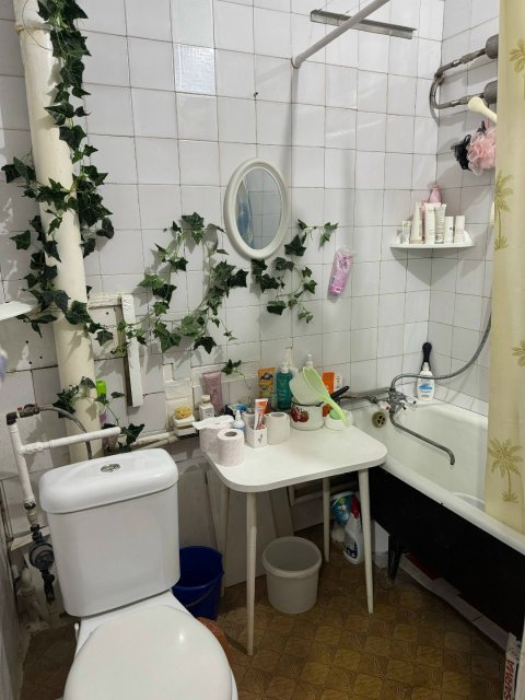 Продам недорого 2-х комн.квартиру на кв Шевченко 5/5-эт,в р-не т/ц Аврора и остановки Таксопарка и парка Щорса. 3