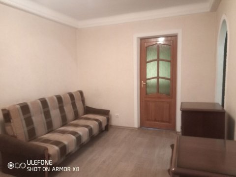 Сдам 2 комн. кв-ру с ремонтом кв. Солнечный - выше с/м Спар. Есть  а/о, кондиционер, 6