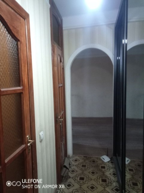 Сдам 2 комн. кв-ру с ремонтом кв. Солнечный - выше с/м Спар. Есть  а/о, кондиционер, 5