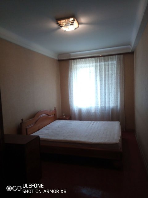 Сдам 2 комн. кв-ру с ремонтом кв. Солнечный - выше с/м Спар. Есть  а/о, кондиционер,