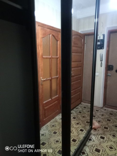 Сдам 2 комн. кв-ру с ремонтом кв. Солнечный - выше с/м Спар. Есть  а/о, кондиционер, 4