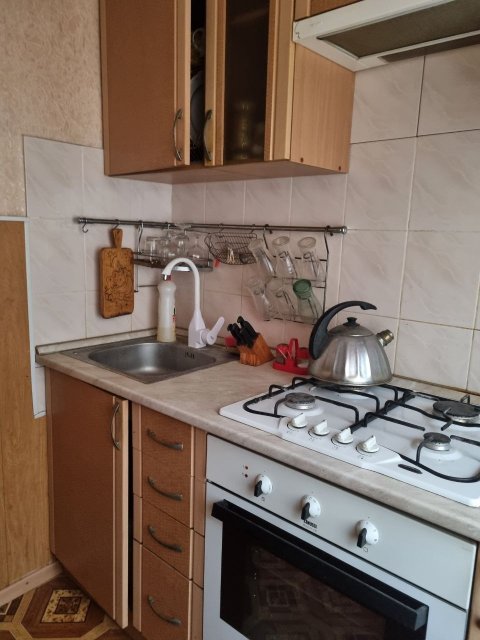 Сдам 3- к квартиру на кв. Жукова (36 школа) 8