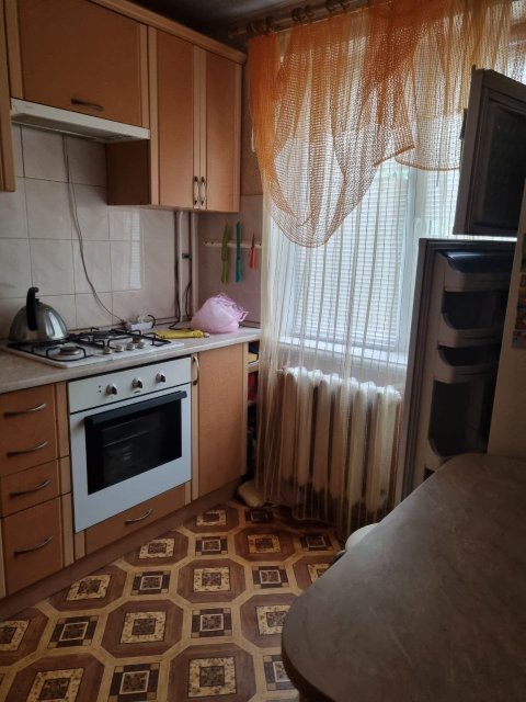 Сдам 3- к квартиру на кв. Жукова (36 школа) 7