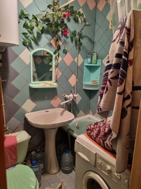 Сдам 3- к квартиру на кв. Жукова (36 школа)