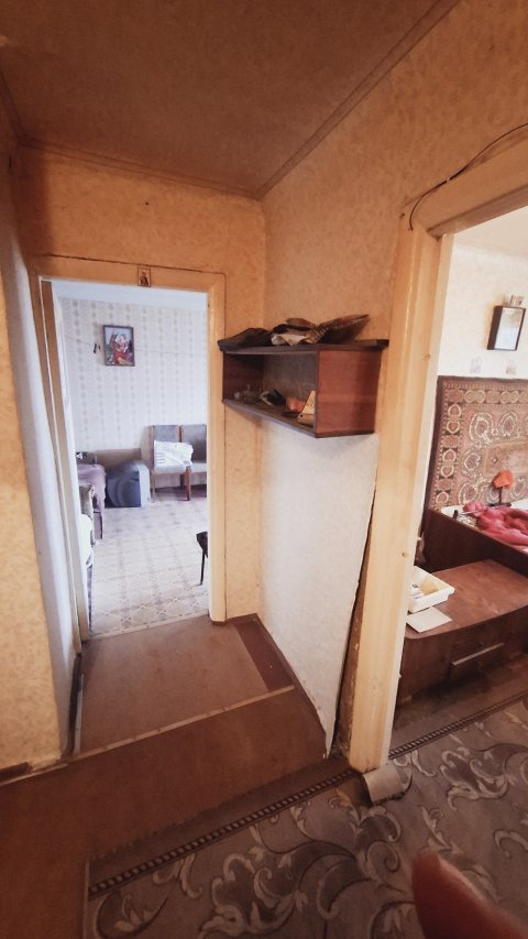 Продам недорого 2- комн.квартиру в Каменобродском р-не по ул Кирова 3/5-эт,кирп.дом,в р-не Нового ж/д вокзала,