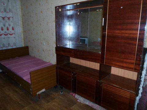 Дёшево сдам 1ком. кв-ру в Луганске кв. Гагарина- нижняя часть,10мин. пешком к ВНУ. Есть газовое автономное отопление 8