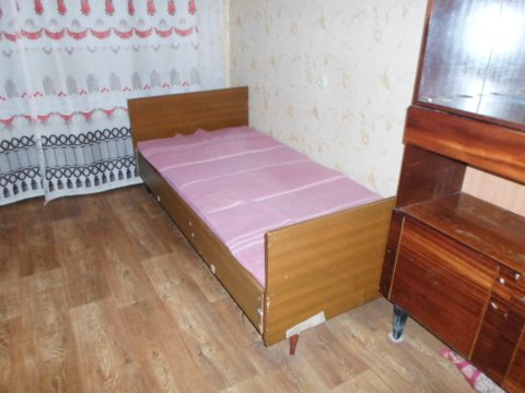 Дёшево сдам 1ком. кв-ру в Луганске кв. Гагарина- нижняя часть,10мин. пешком к ВНУ. Есть газовое автономное отопление 6