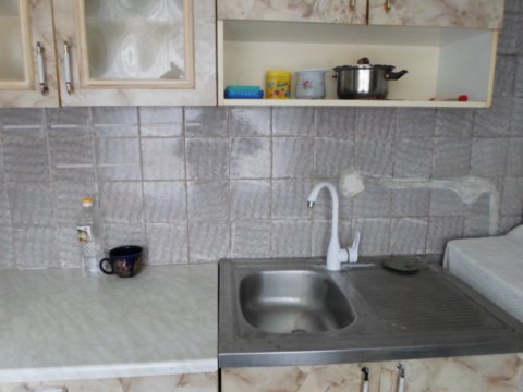 Дёшево сдам 1ком. кв-ру в Луганске кв. Гагарина- нижняя часть,10мин. пешком к ВНУ. Есть газовое автономное отопление 5