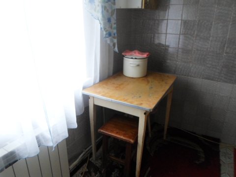 Дёшево сдам 1ком. кв-ру в Луганске кв. Гагарина- нижняя часть,10мин. пешком к ВНУ. Есть газовое автономное отопление 3