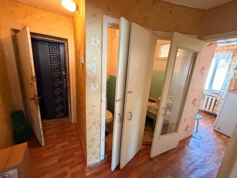 Продам 2- к квартиру на кв 50 Лет Октября (верхний Окей)