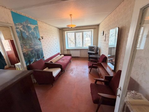 Продам 2- к квартиру на кв 50 Лет Октября (верхний Окей) 7