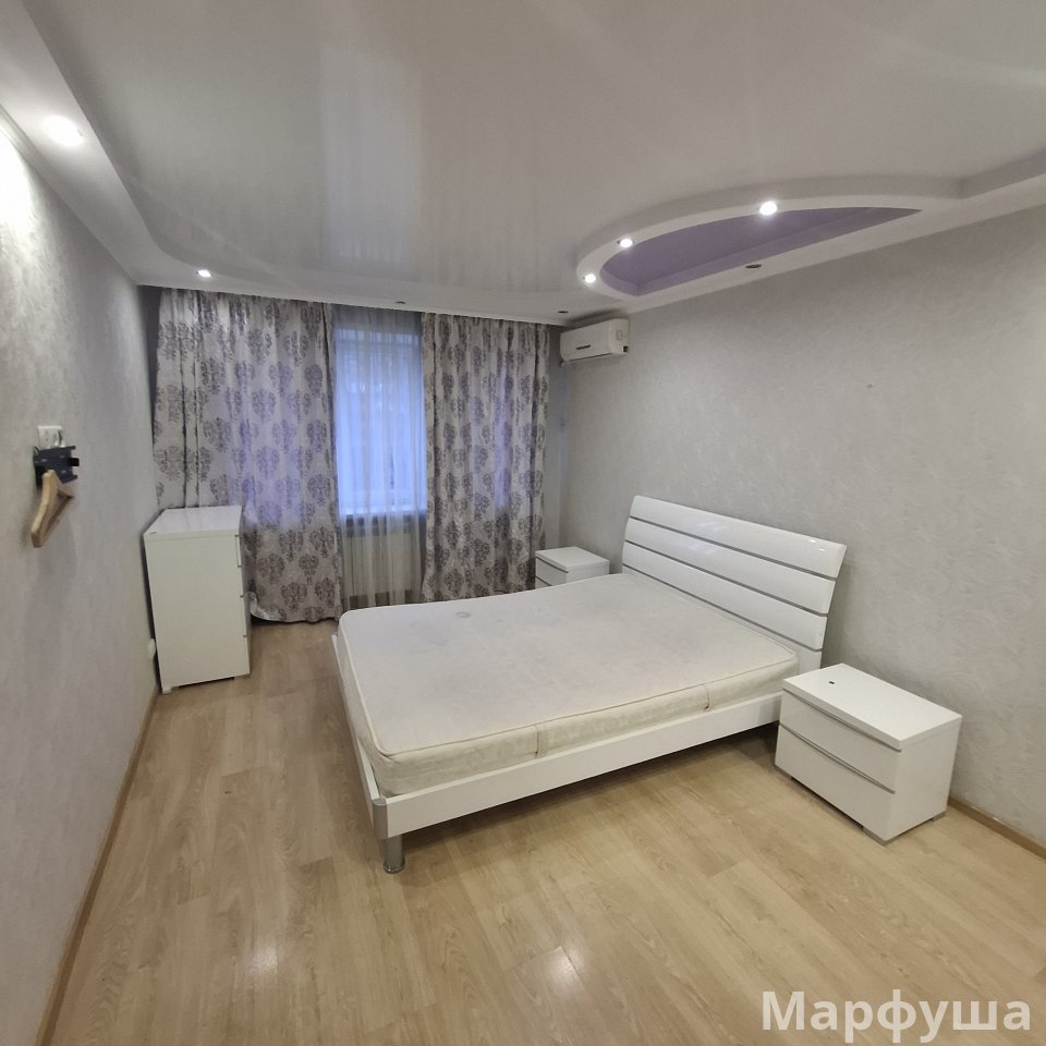 Сдам 3-х комн.квартиру на вост.кв-лах:кв Комарова 3/5-эт,в р-не строительного маг.Перестройка и строительного маг.Империя.