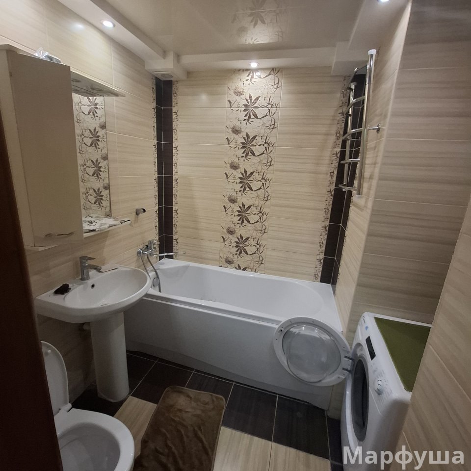 Сдам 3-х комн.квартиру на вост.кв-лах:кв Комарова 3/5-эт,в р-не строительного маг.Перестройка и строительного маг.Империя.