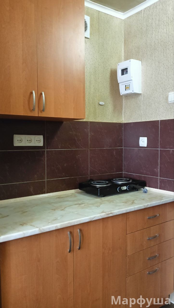 От хозяина!!! Сдам небольшую квартиру , удобное расположение на кв. Жукова, прямо напротив университета им. Даля, в доме  где находится  Sushimi.