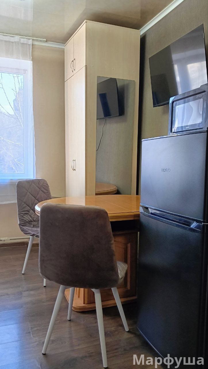 От хозяина!!! Сдам небольшую квартиру , удобное расположение на кв. Жукова, прямо напротив университета им. Даля, в доме  где находится  Sushimi.