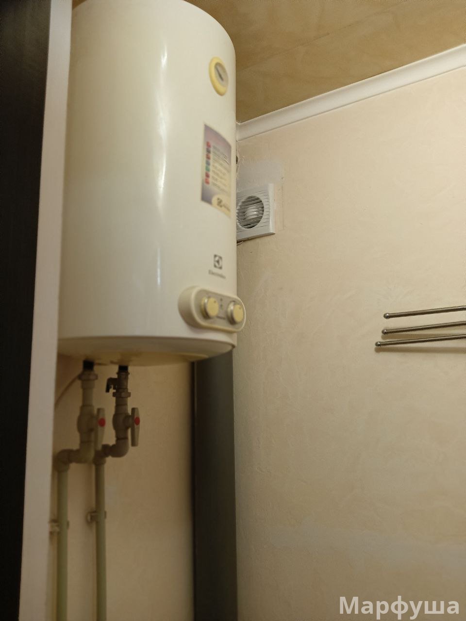 ‎ От хозяина!!! Сдам небольшую квартиру , удобное расположение на кв. Жукова, прямо напротив университета им. Даля, в доме где находится Sushimi.