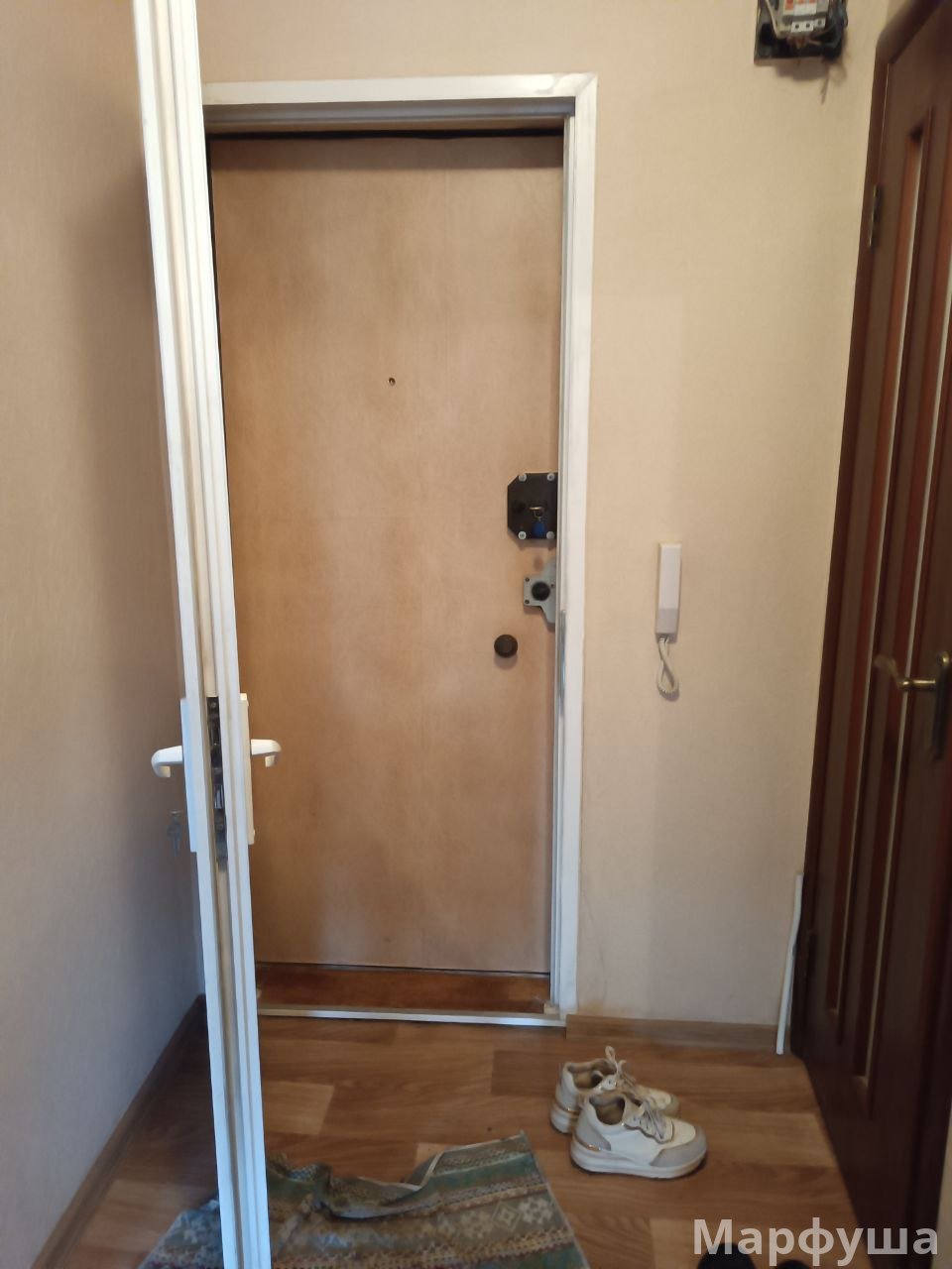 Сдам с отличным ремонтом 1 ком. квартиру пос. Юбилейный остановка близко с быт.техникой