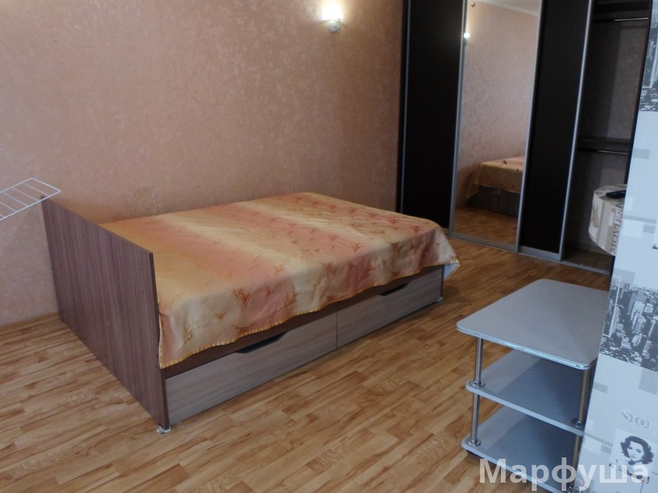 От Хозяина сдам с ремонтом 1комн.кв. студию в Центре-10 мин.пешком от Пед.университета. Квартира находится в кв. Димитрова23.