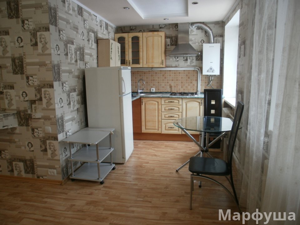 От Хозяина сдам с ремонтом 1комн.кв. студию в Центре-10 мин.пешком от Пед.университета. Квартира находится в кв. Димитрова23.