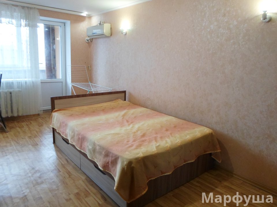 От Хозяина сдам с ремонтом 1комн.кв. студию в Центре-10 мин.пешком от Пед.университета. Квартира находится в кв. Димитрова23.