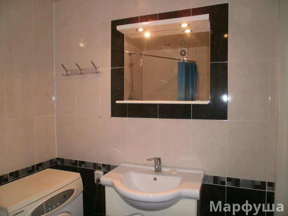 От Хозяина сдам с ремонтом 1комн.кв. студию в Центре-10 мин.пешком от Пед.университета. Квартира находится в кв. Димитрова23.