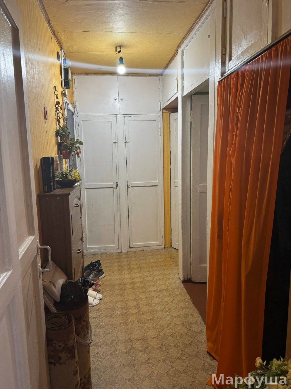 Продам недорого 2-х комн.квартиру на кв Шевченко 5/5-эт,в р-не т/ц Аврора и остановки Таксопарка и парка Щорса.