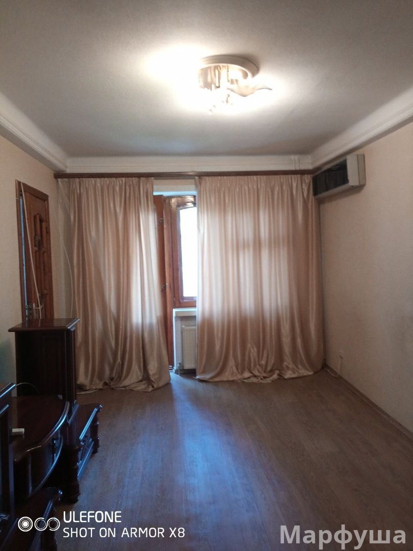 Сдам 2 комн. кв-ру с ремонтом кв. Солнечный - выше с/м Спар. Есть  а/о, кондиционер,