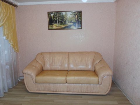 Сдам в Луганске 2комн.кв-ру кв. Ватутина возле маг. Хоттабыч с евроремонтом и автономным отоплением 10