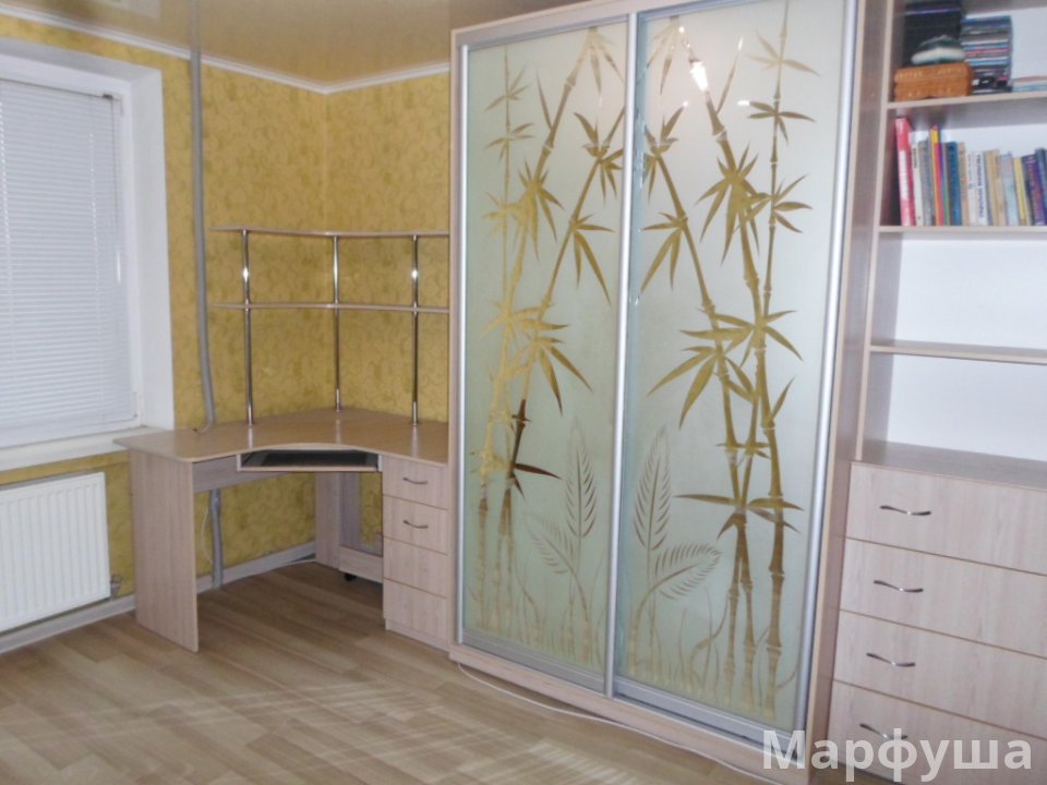 Сдам в Луганске 2комн.кв-ру кв. Ватутина возле маг. Хоттабыч с евроремонтом и автономным отоплением